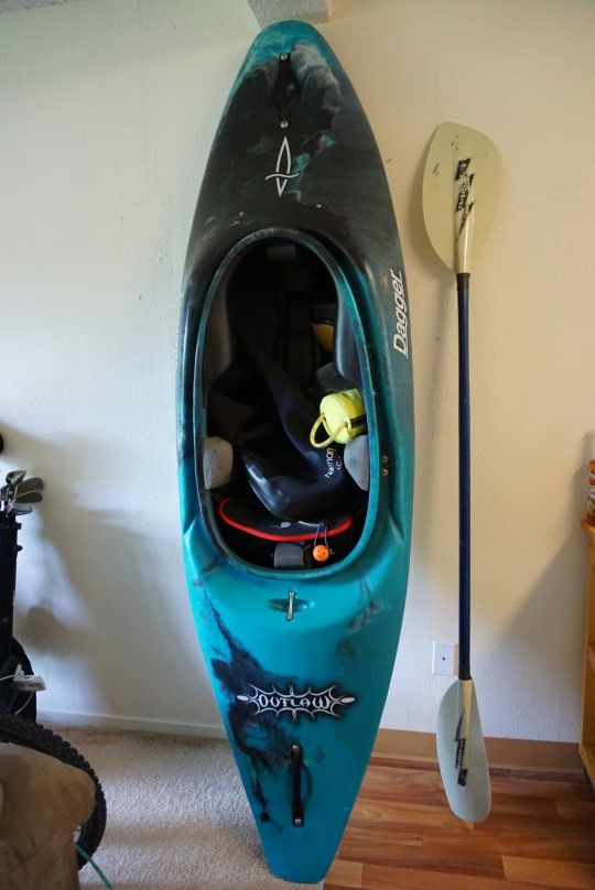 Dagger Outlaw kayak w/ extras