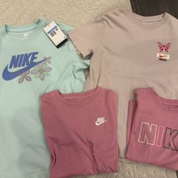 Girls Nike Tshirts Size Medium 