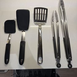 Spatulas And Tongs