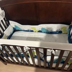 Wooden Baby Crib With Adjustable Height