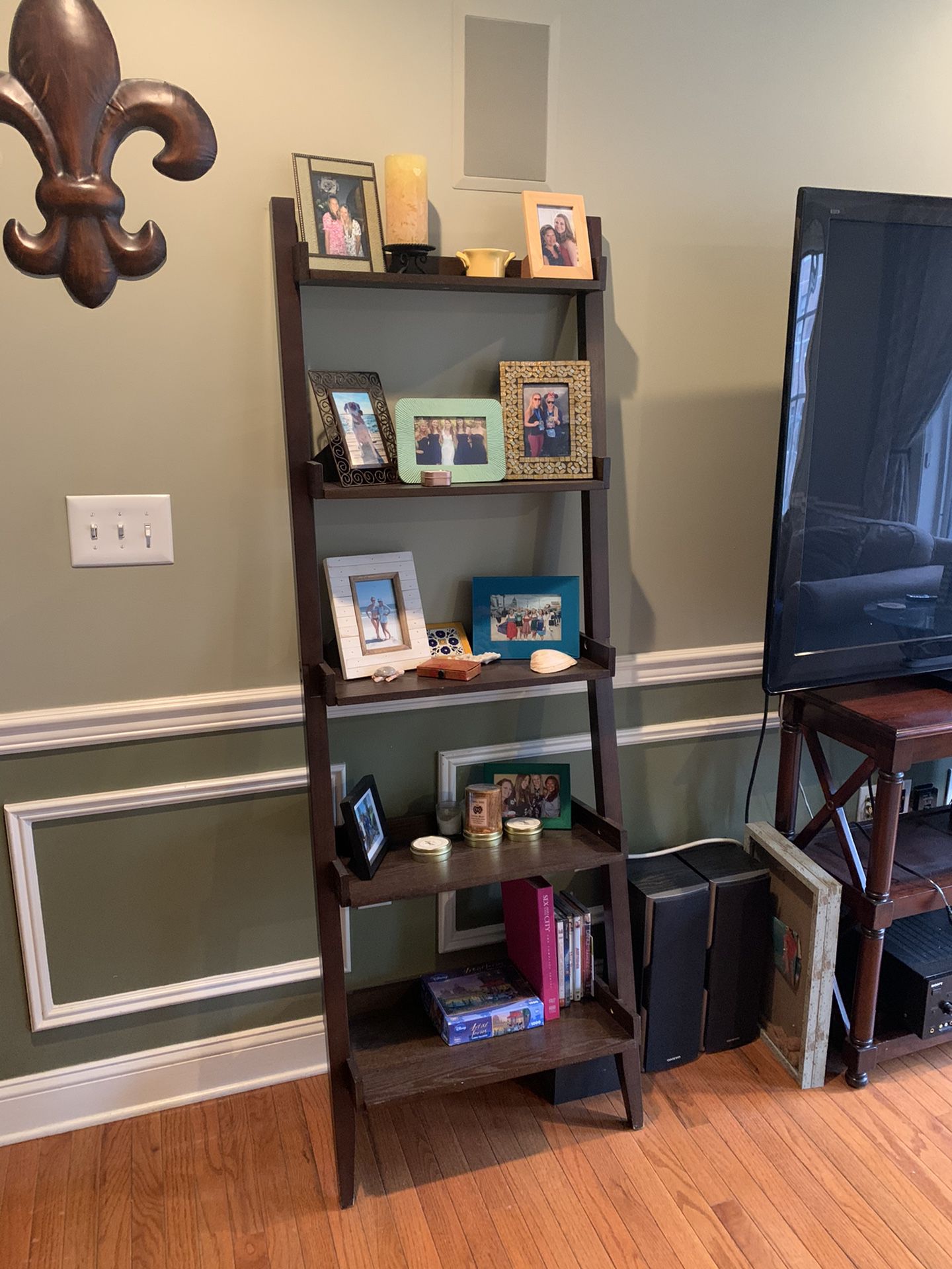 72" Carson Leaning Bookcase