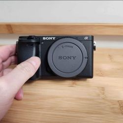 Sony A6400 Mirrorless Camera