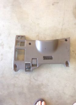 96-02 Toyota 4Runner drivers knee trim panel