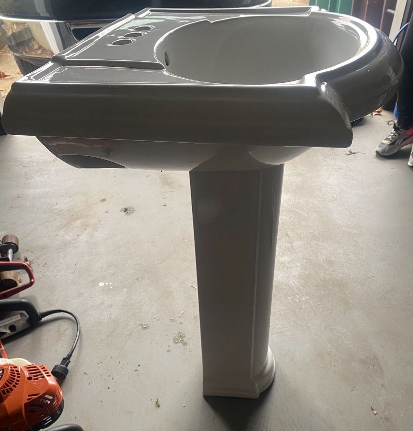 Pedestal Sink