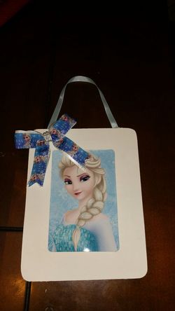 Elsa bow holder