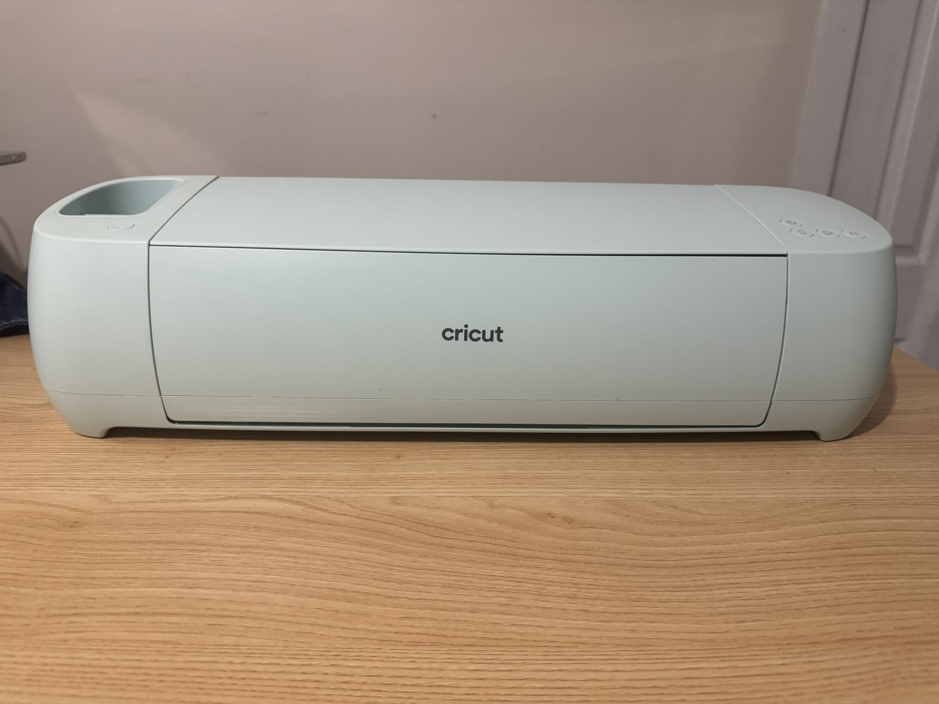 Cricut Maker 3 with Accessories Bundle – Like New