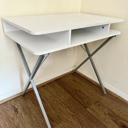 White 7100 Computer Desk, Home Office, Laptop, Storage Shelves, 31" L, Work, Metal