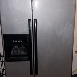 Refrigerator 
