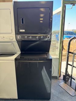 27'' frigidaire stackable washer and dryer// Black stainless steel