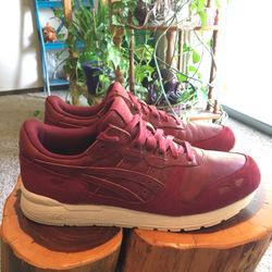ASICS Tigers Just Like New Only Worn Once Size 9.5
