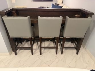 Rustic Wood Home Bar and 3 Tufted Leather Barstool Seats in Great Condition
