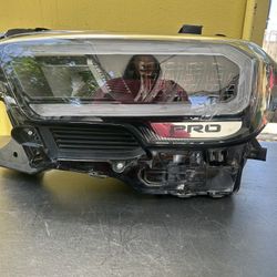 2020-2023 TOYOTA TACOMA LH HEADLIGHT OEM