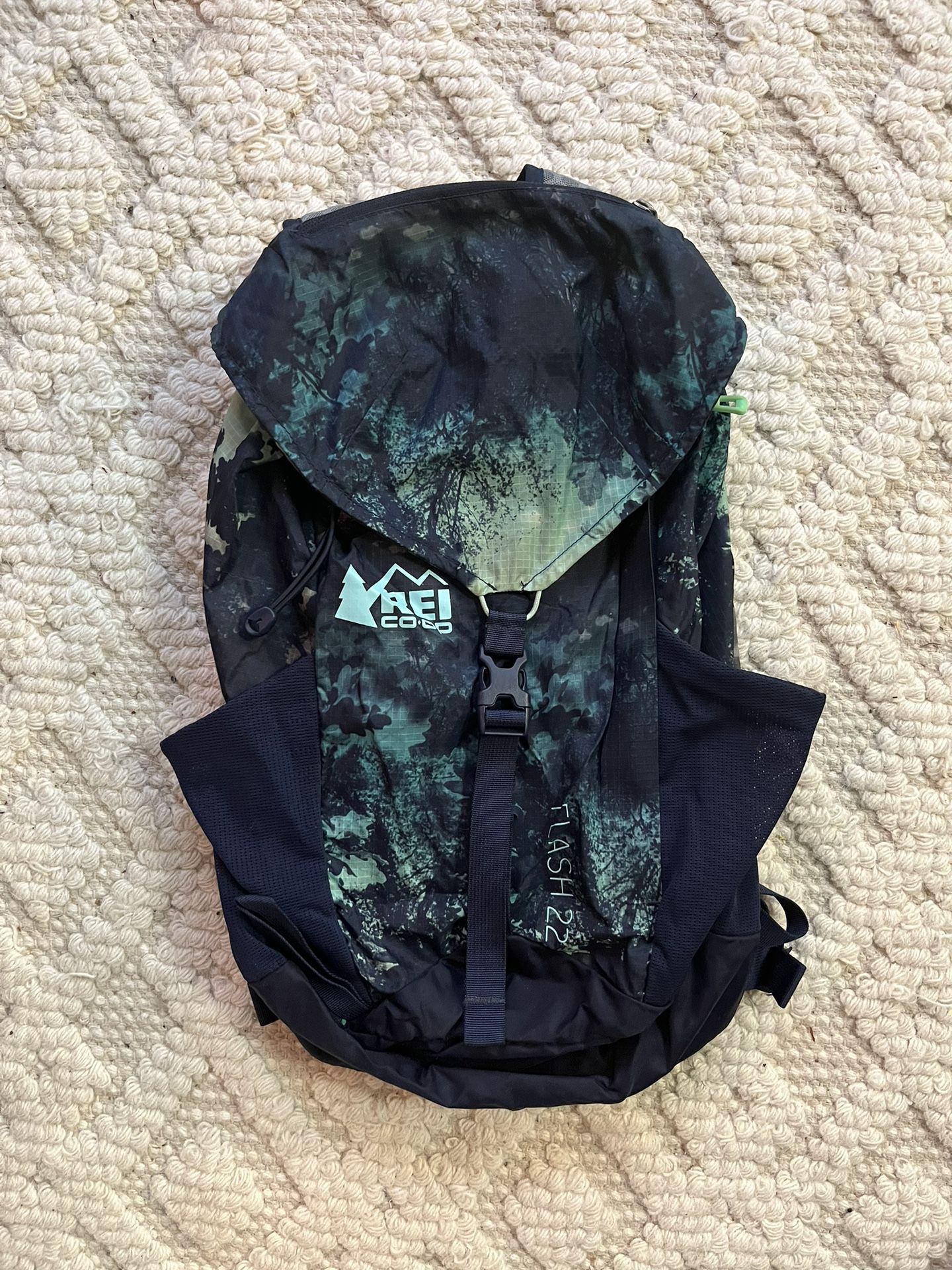 REI Flash 22 Lightweight Backpack