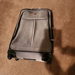 Large 27 Inch Swiss Gear Luggage