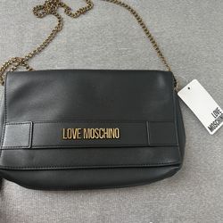 Love Moschino
