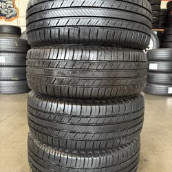 215/55/17 Michelin Defender 2