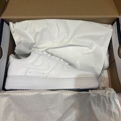 New Nike Air Force 1