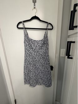 Flowery blue dress