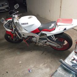 Yamaha YZF-R1  1998