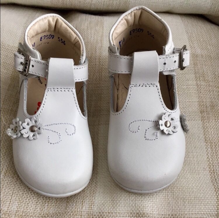 Toddler Girl Mex 14 / US 7 White Leather Mary Jane Low Top Dress Shoes