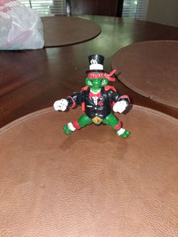 Vintage turtle ninja toy 5 inch tall in good condition