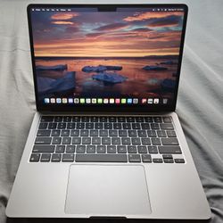MINT 2024 MacBook Air 13in M3 16GB 512GB Space Gray