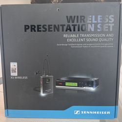 Wireless Presentation Microphone Set