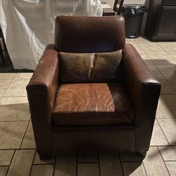 Single Leather Couch 