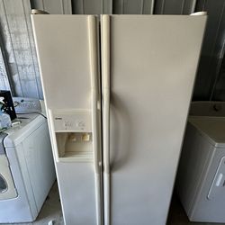 Side By Side Refrigerator (excellent Condition)