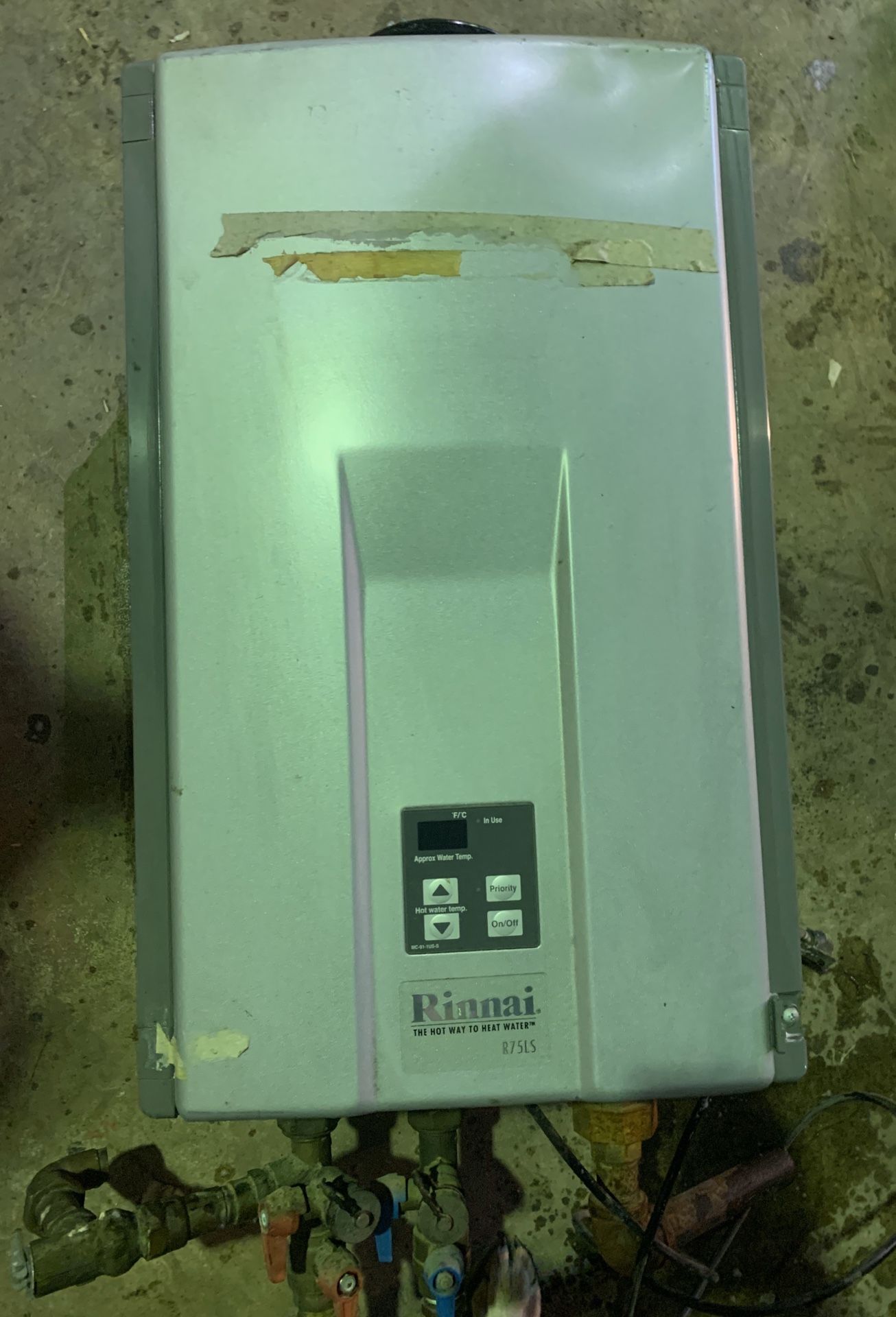 Rinnai Tankless Hot Water Heater