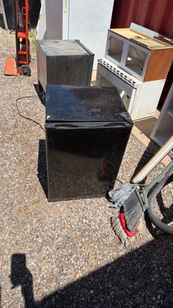 Mini refrigerator
