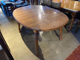 Hard Rock Maple Colonial Style Oval Dining Table