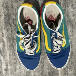 VANS SHOES (SIZE 7.0) 
