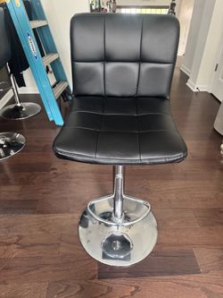 Set of 3 black leather adjustable bar stools