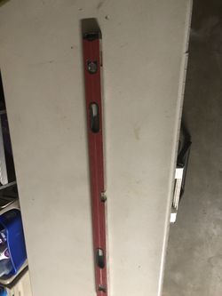 Measure vertical, horizontal and 48” Inch with this handy level 