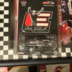 Dale Earnhardt Racing Car 1:64 Scale And Case With