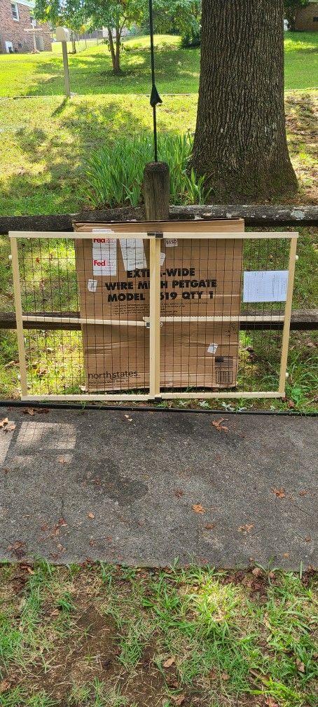North States 4614A 32"Hx52"w Gate