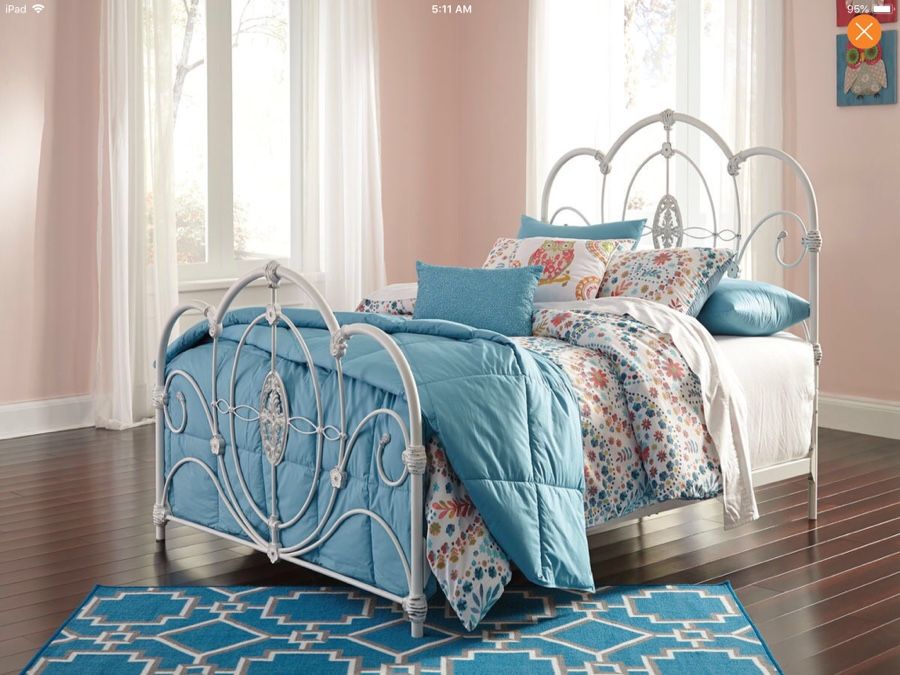 Brand New Metal Bed By Ashley Furniture