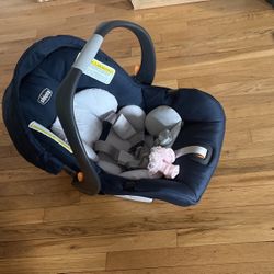 Chicco Bravo 3-in-1 Trio Travel System, Quick-Fold Car Seat and Stroller Combo with KeyFit 30 for Infant | Brooklyn/Navy