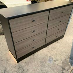 8 DRAWER DRESSER