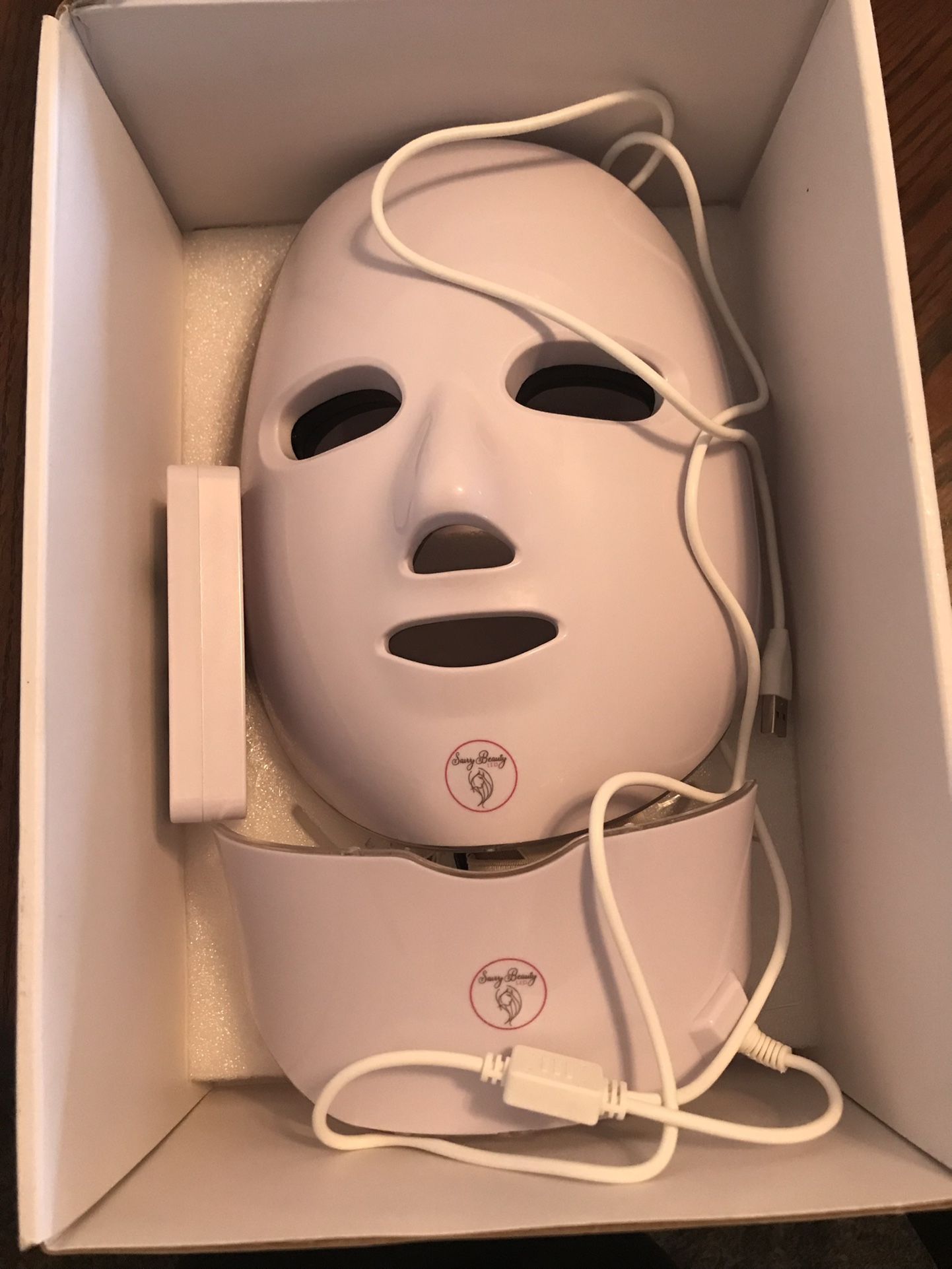 Savvy  Beauty LED Face Mask