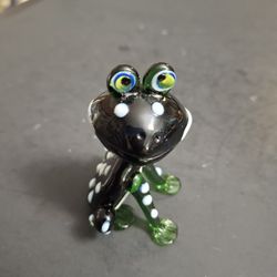 Hand Blown Art Glass Miniature Frog Collectible 🐸  Figurine Murano Style, Unique Emerald Green Body W/White Accents & Blue & Yellow Eyes 2.25"H