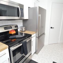 ONE BED ROOM FULLY FURNISHED ! APARTMENT !!!!!