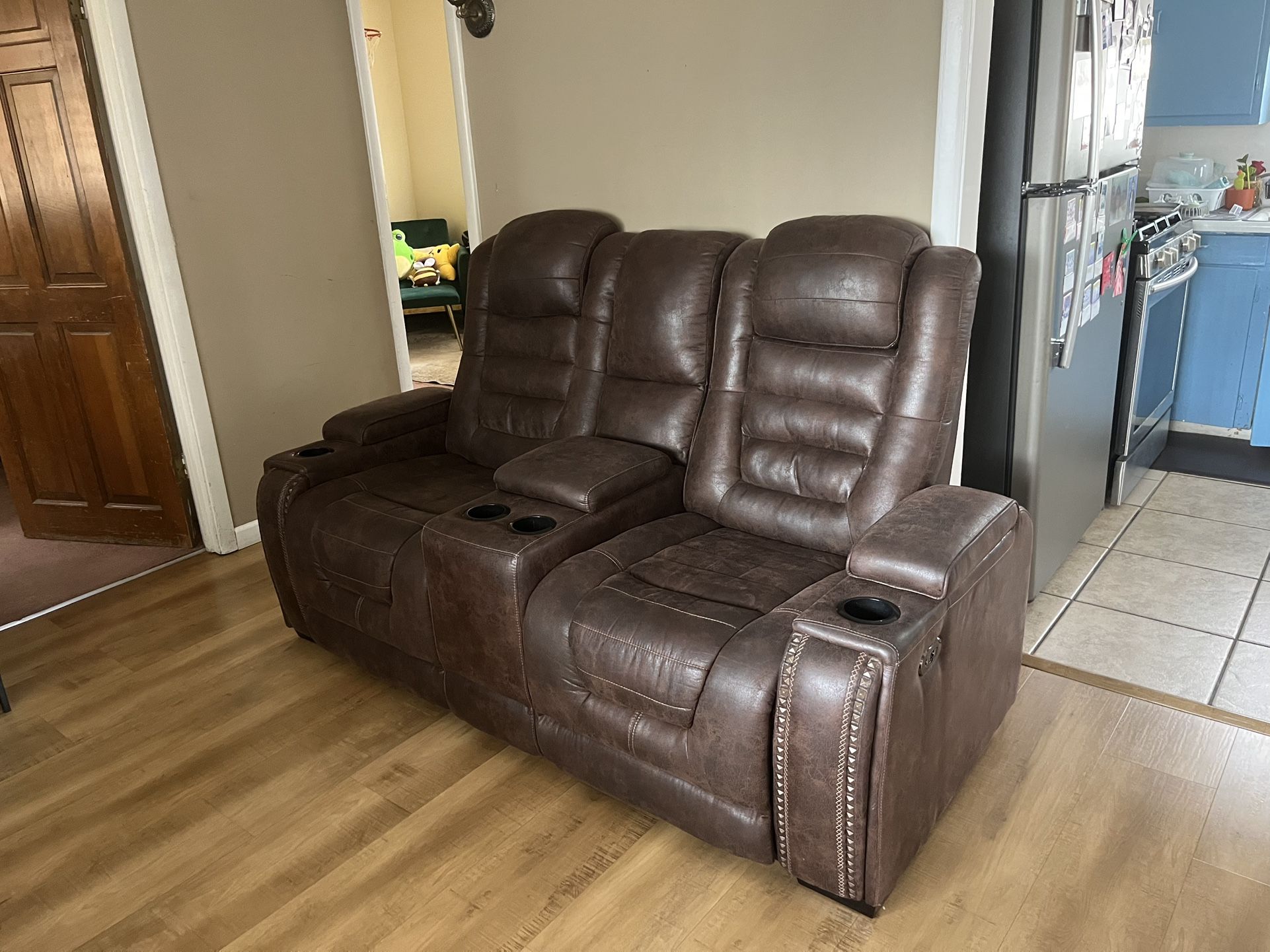 2-Seater Power Reclining Loveseat with USB, Cupholders, and Storage – Great Condition