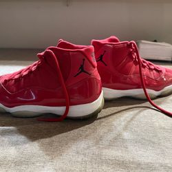 Jordan 11 retro red size 10 1/2