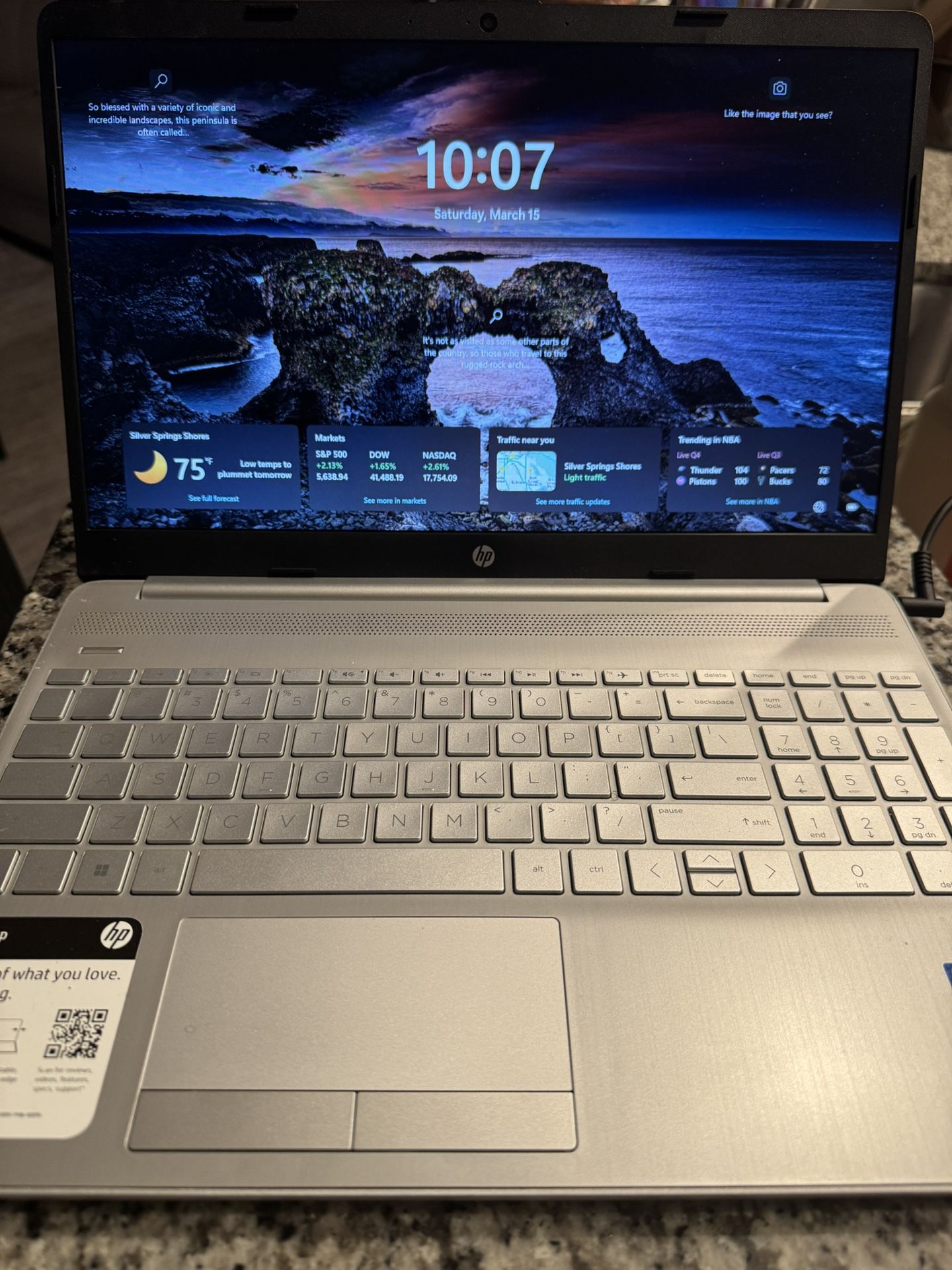 HP Laptop 15-dw1053dx 15 Inch