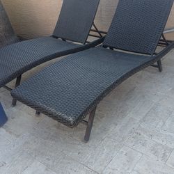 Large Lounge Chairs 
