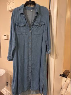 Women’s Darling Denim Dress 2X. Located in Murray cash/Venmo. Venmo deposit to hold or fcfs. **LOTS of other great clothing for sale, see my other pos