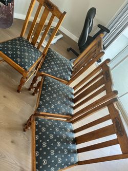 Set of 4 Dining Room chairs