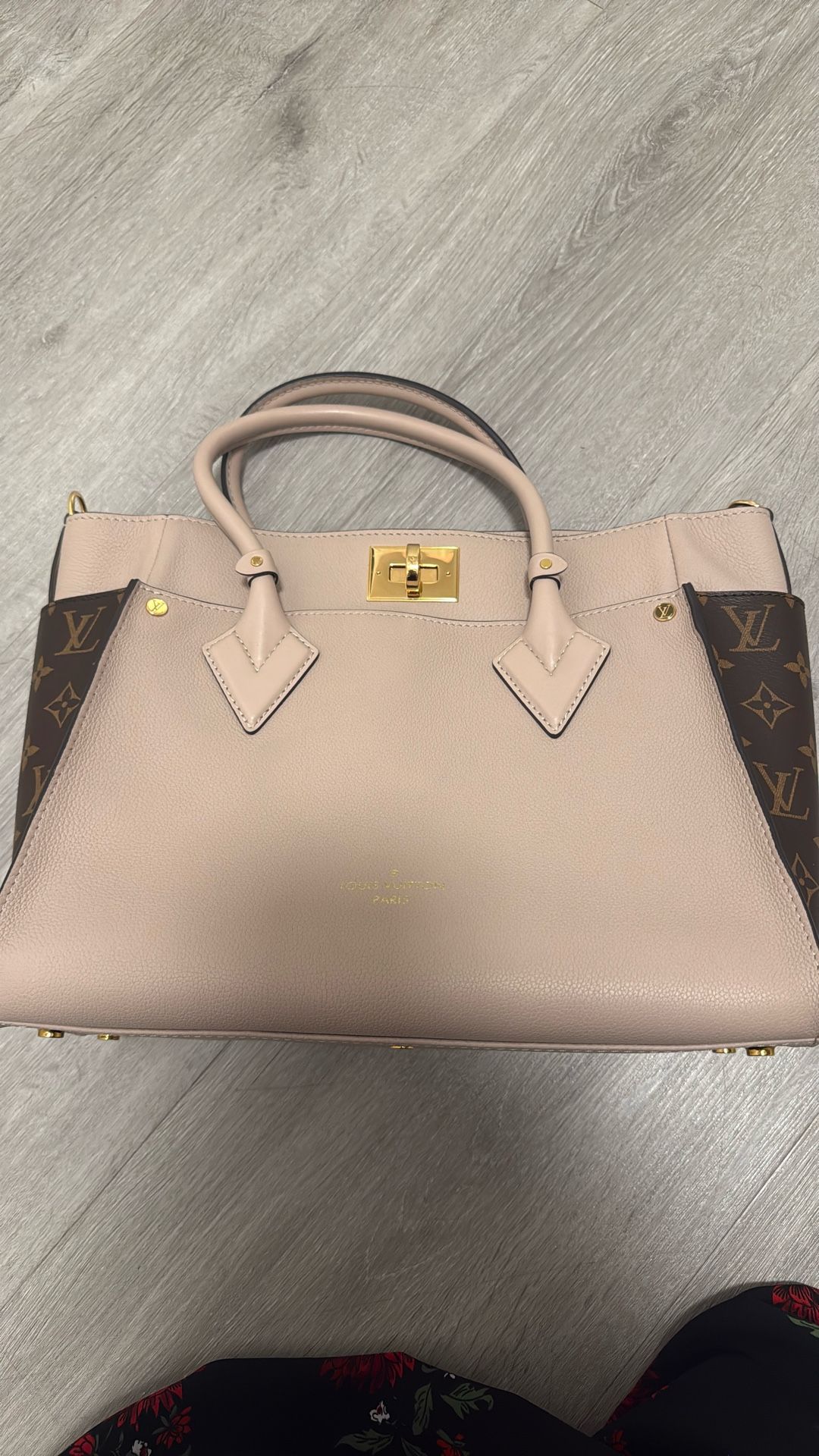 Louis Vuitton On My Side MM (Real)